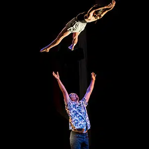 Clases de Portés Acrobáticos El Invernadero, Escuela de Circo Scimmie Volanti Alcobendas Madrid