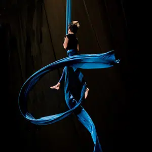Clases Telas Juveniles Ecuela de circo Scimmie Volanti El Invernadero, Alcobendas Madrid